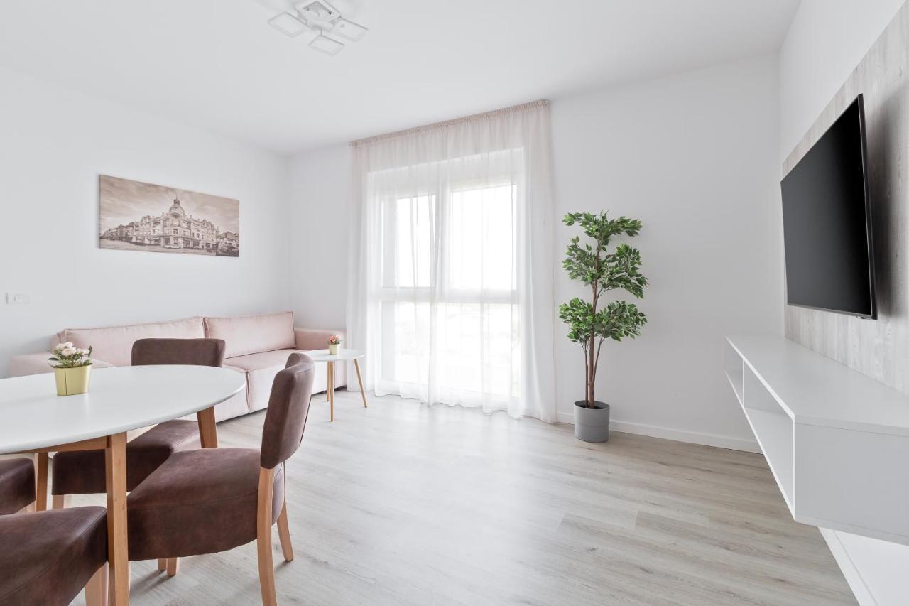 Grand Hill Flats Leilighet Oradea Eksteriør bilde